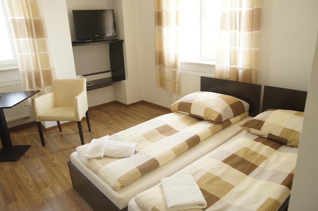 Palacyk W Pakosci Hotel Δωμάτιο φωτογραφία