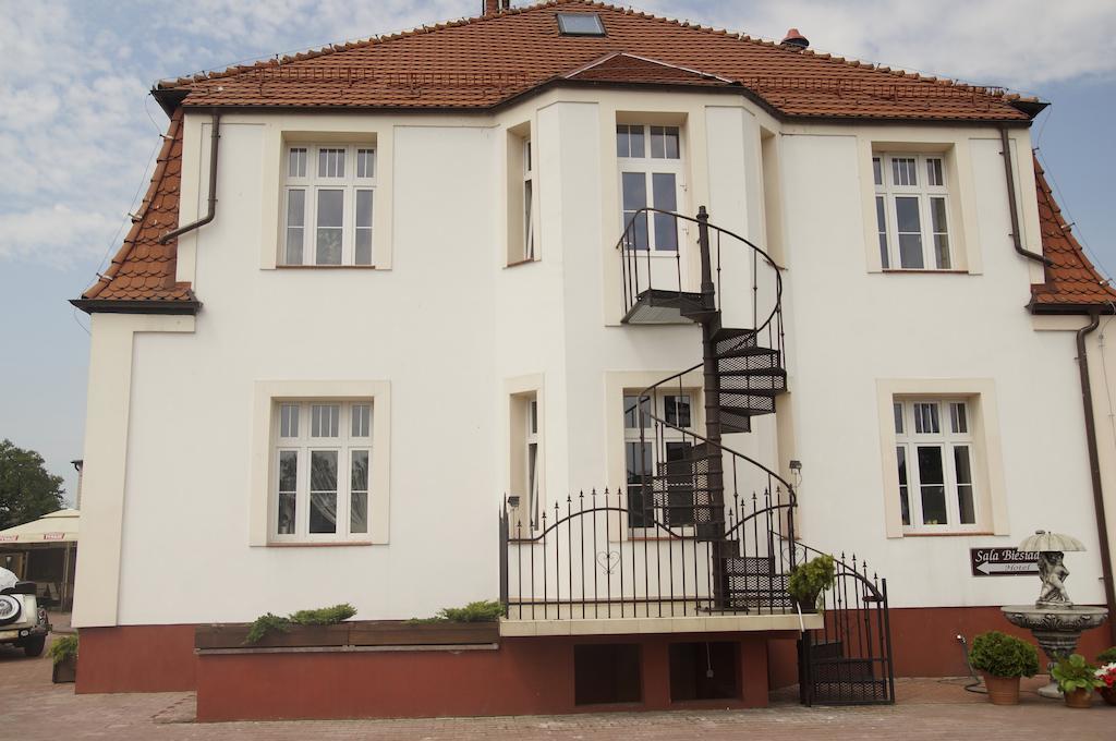 Palacyk W Pakosci Hotel Εξωτερικό φωτογραφία